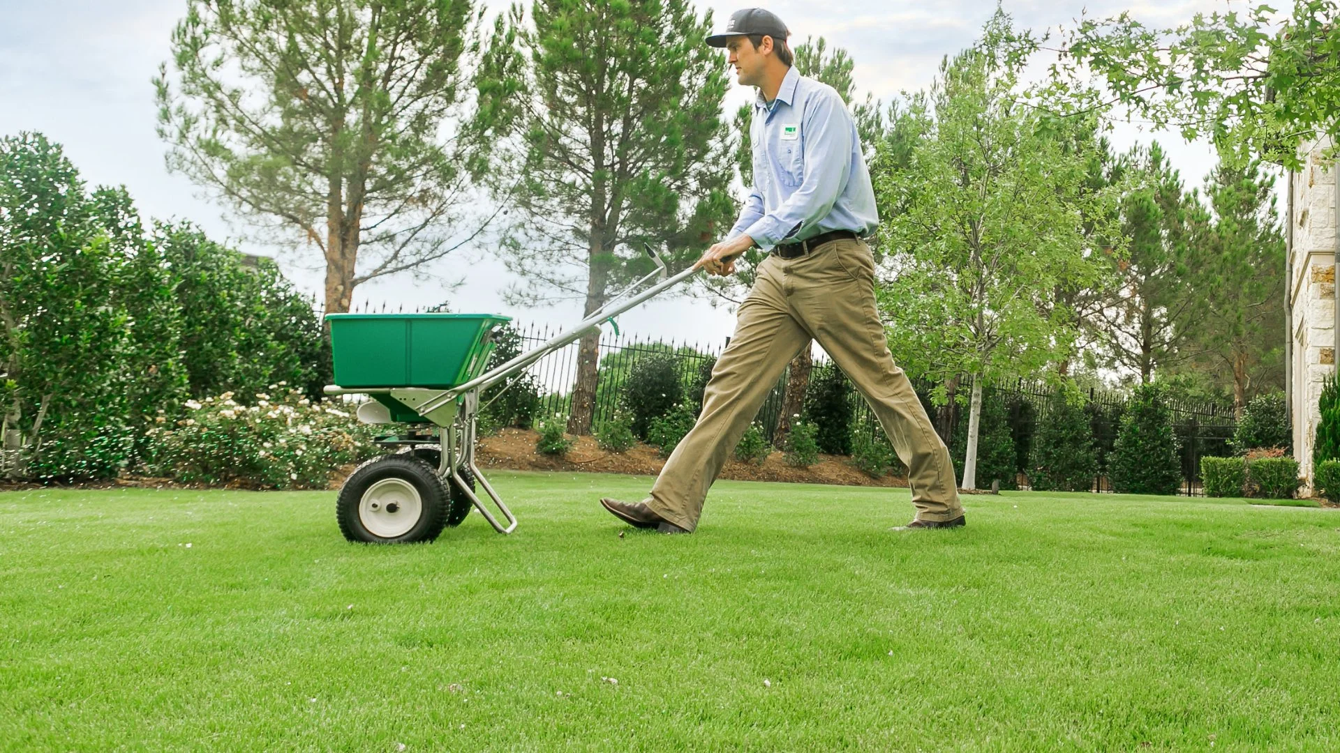What Nutrients Are in Lawn Fertilizers?